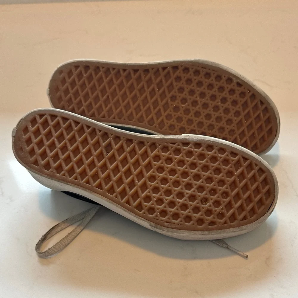 VANS Classic Black and White Lace-Up Sneakers - Picture 4 of 6